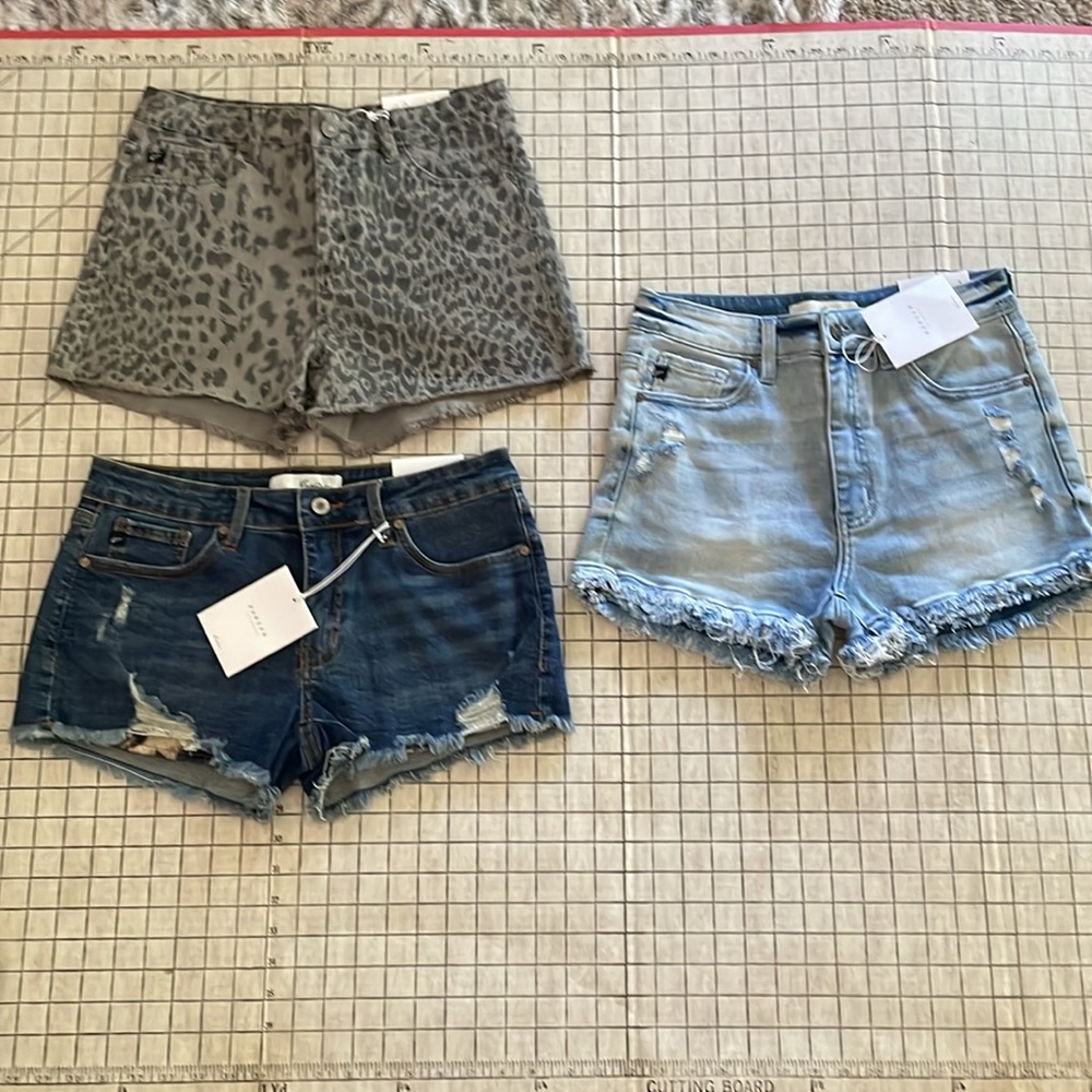 bundle of (3) size large (27)